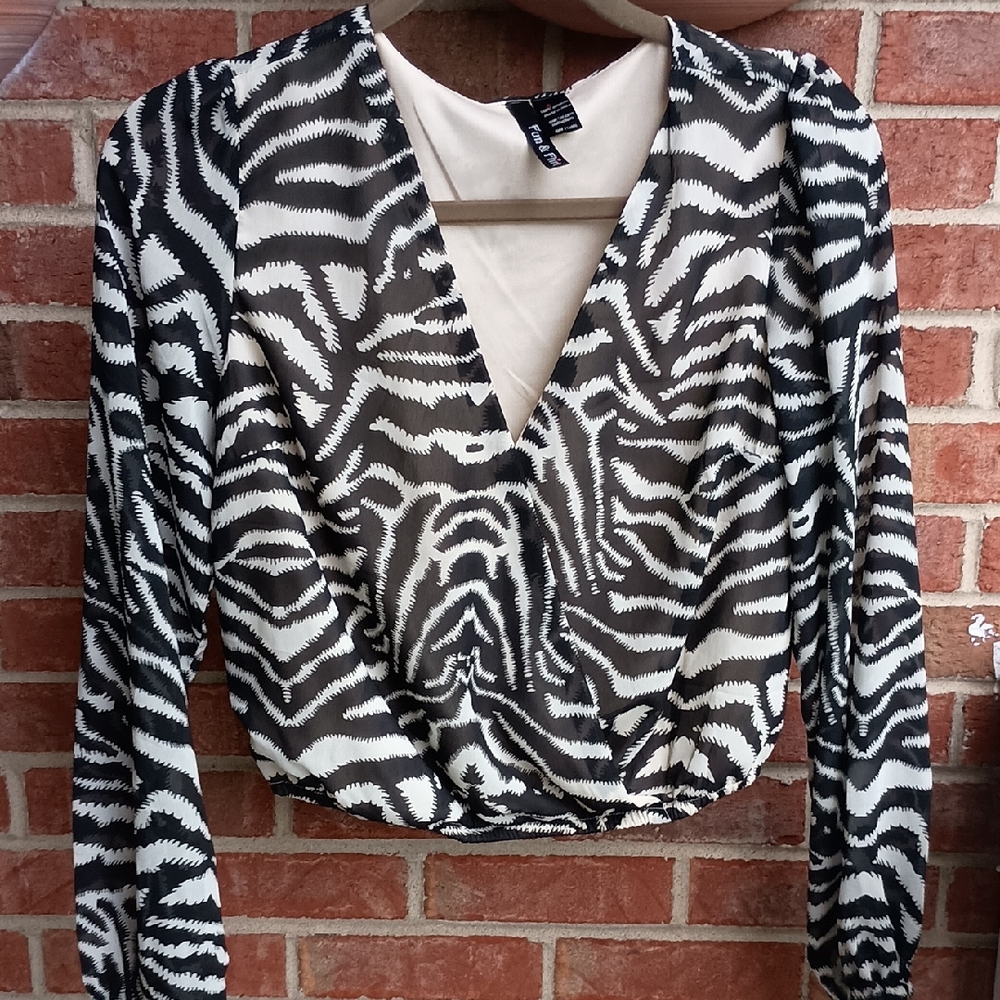 Black and White Wrap Fitted Blouse